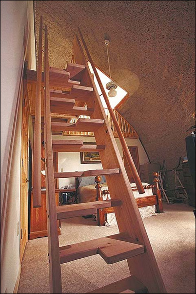 A Staircase for Distinctive Homes